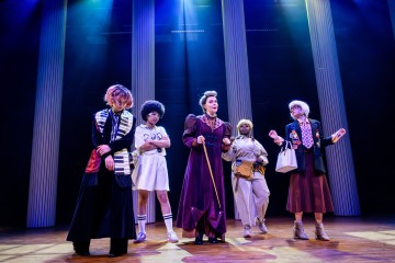 Helsingin Kaupunginteatteri – Prinsessa Ruusunen paluu tulevaisuuteen – Kuva Cata Portin