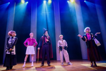 Helsingin Kaupunginteatteri – Prinsessa Ruusunen paluu tulevaisuuteen – Kuva Cata Portin