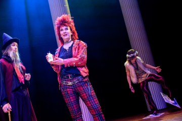 Helsingin Kaupunginteatteri – Prinsessa Ruusunen paluu tulevaisuuteen – Kuva Cata Portin