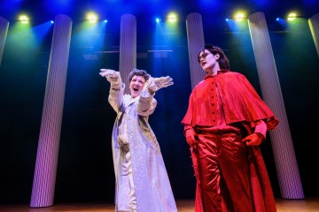 Helsingin Kaupunginteatteri – Prinsessa Ruusunen paluu tulevaisuuteen – Kuva Cata Portin