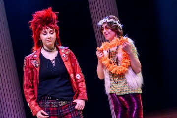 Helsingin Kaupunginteatteri – Prinsessa Ruusunen paluu tulevaisuuteen – Kuva Cata Portin