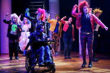 Helsingin Kaupunginteatteri – Prinsessa Ruusunen paluu tulevaisuuteen – Kuva Cata Portin