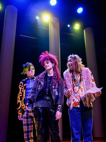 Helsingin Kaupunginteatteri – Prinsessa Ruusunen paluu tulevaisuuteen – Kuva Cata Portin