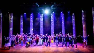 Helsingin Kaupunginteatteri – Prinsessa Ruusunen paluu tulevaisuuteen – Kuva Cata Portin