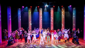 Helsingin Kaupunginteatteri – Prinsessa Ruusunen paluu tulevaisuuteen – Kuva Cata Portin