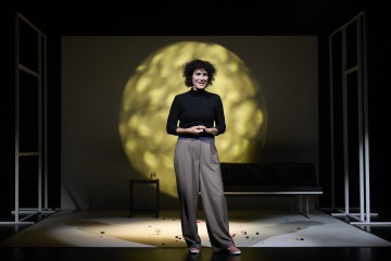 Lilla Teatern – Århundradets kärlekssaga – På bilden Minttu Mustakallio – Foto Ilkka Saastamoinen