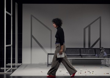 Lilla Teatern – Århundradets kärlekssaga – På bilden Minttu Mustakallio – Foto Ilkka Saastamoinen