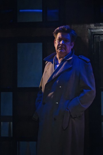 Helsingin Kaupunginteatteri – Eikä yksikään pelastunut – Kuvassa Santeri Kinnunen – Kuva Otto-Ville Väätäinen