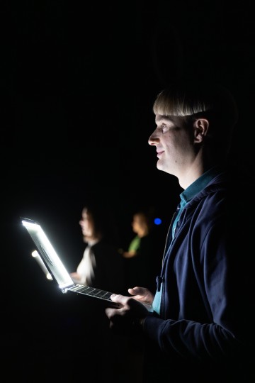 Helsingin Kaupunginteatteri – Jenny Hill – Kuvassa Sauli Suonpää – Kuva Heli Blåfield