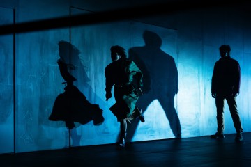 Helsingin Kaupunginteatteri – Sinun, Margot – Kuvassa Sara Soulié, Martin Bahne – Kuva Mitro Härkönen