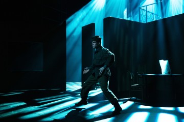 Helsingin Kaupunginteatteri – Sinun, Margot – Kuvassa Lasse Lipponen – Kuva Mitro Härkönen