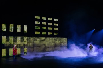 Helsingin Kaupunginteatteri – Sinun, Margot – Kuvassa Satu Tuuli Karhu, Vuokko Hovatta – Kuva Mitro Härkönen