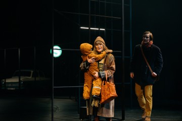 Helsingin Kaupunginteatteri – Sinun, Margot – Kuvassa Vuokko Hovatta, Martin Bahne – Kuva Mitro Härkönen