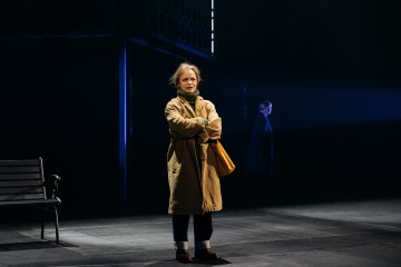 Helsingin Kaupunginteatteri – Sinun, Margot – Kuvassa Sanna Majuri – Kuva Mitro Härkönen