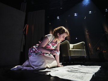 Helsingin Kaupunginteatteri - Lilla Teatern - Skymning 41 - På bilden Saga Sarkola - Foto Kasper Dalkarl