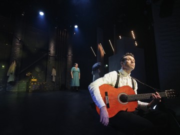 Helsingin Kaupunginteatteri - Lilla Teatern - Skymning 41 - På bilden Elmer Bäck - Foto Kasper Dalkarl