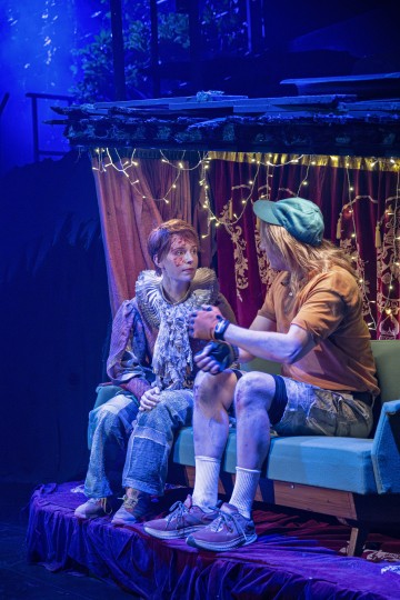 Helsingin Kaupunginteatteri – Uusi Eden – Kuvassa Anna-Sofia Tuominen, Miiko Toiviainen – Kuva Otto-Ville Väätäinen