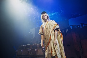 Helsingin Kaupunginteatteri – Uusi Eden – Kuvassa Miiko Toiviainen – Kuva Otto-Ville Väätäinen