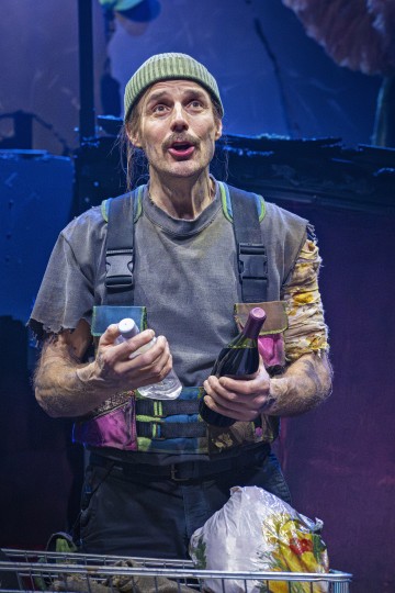 Helsingin Kaupunginteatteri – Uusi Eden – Kuvassa Mikko Vihma – Kuva Otto-Ville Väätäinen