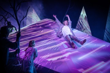 Helsingin Kaupunginteatteri – Veljeni Leijonamieli – Kuvassa Alexander Wendelin – Kuva Otto-Ville Väätäinen