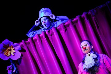 Lilla Teatern – Strömsö – På bilden Stella Laine, Marika Westerling – Foto Cata Portin