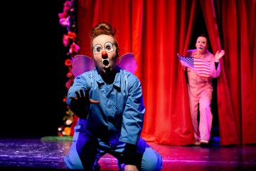 Lilla Teatern – Strömsö – På bilden Stella Laine, Marika Westerling – Foto Cata Portin