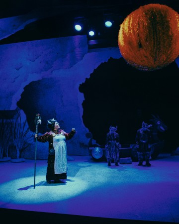 Helsingin Kaupunginteatteri – Kuka kaappasi auringon – Kuvassa Sanna Saarijärvi – Kuva Saara Autere