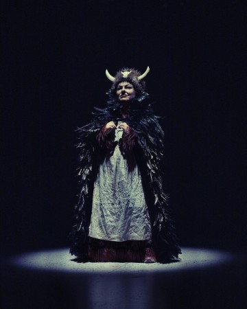 Helsingin Kaupunginteatteri – Kuka kaappasi auringon – Kuvassa Sanna Saarijärvi – Kuva Saara Autere