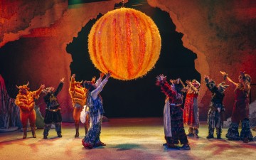 Helsingin Kaupunginteatteri – Kuka kaappasi auringon – Kuva Saara Autere