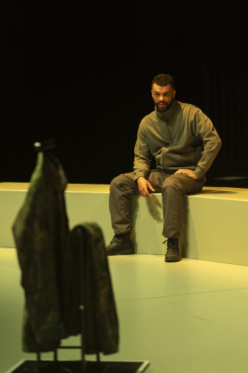 Helsingin Kaupunginteatteri – Aleksi Suomesta – Kuvassa Roderick Kabanga – Kuva Katri Naukkarinen