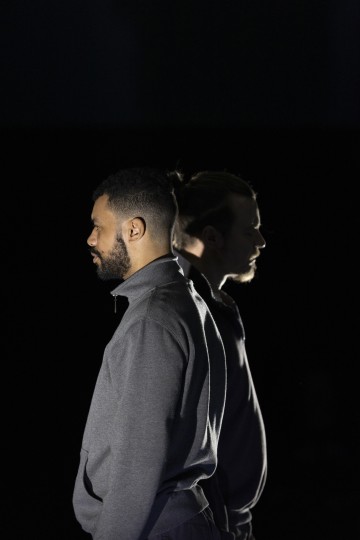 Helsingin Kaupunginteatteri – Aleksi Suomesta – Kuvassa Roderick Kabanga, Eetu Känkänen – Kuva Katri Naukkarinen