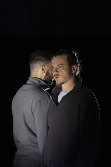 Helsingin Kaupunginteatteri – Aleksi Suomesta – Kuvassa Roderick Kabanga, Eetu Känkänen – Kuva Katri Naukkarinen