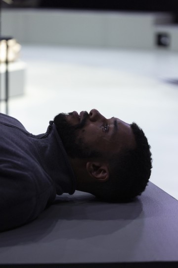 Helsingin Kaupunginteatteri – Aleksi Suomesta – Kuvassa Roderick Kabanga – Kuva Katri Naukkarinen