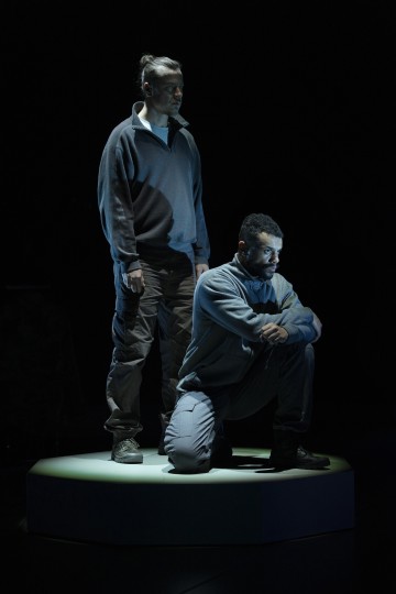 Helsingin Kaupunginteatteri – Aleksi Suomesta – Kuvassa Eetu Känkänen, Roderick Kabanga – Kuva Katri Naukkarinen