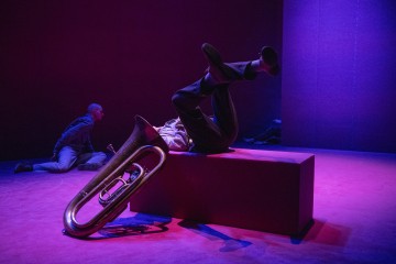 Helsingin Kaupunginteatteri – DREAMER – Kuvassa 	Jyrki Kasper, Mikko Paloniemi – Kuva Kai Kuusisto