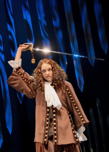 Helsingin Kaupunginteatteri – Kuningatarnäytelmä – Kuvassa Elsi Sloan – Kuva Cata Portin