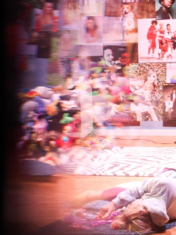 Helsingin Kaupunginteatteri – Nykyesityksen näyttämö – little_star95 – ooksä online? – Kuvassa Hilma Kotkaniemi – Kuva Helmi Padatsu