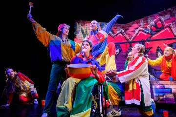 Helsingin Kaupunginteatteri – Shed-musiikkiteatteri – Peter Pan – Kuva: Cata Portin