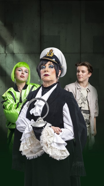 Helsingin Kaupunginteatteri – Peter Pan – Kuvassa Hertta Viksten, Helena Haaranen, Lenni Laukkanen – Kuva Otto-Ville Väätäinen