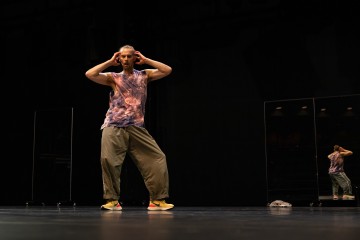 Helsingin Kaupunginteatteri – Project No. 2191 – Kuvassa Mikko Paloniemi – Kuva Kai Kuusisto