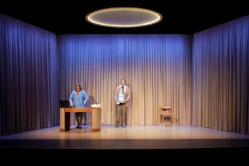 Lilla Teatern – Hyenans dagar – På bilden Pia Runnakko, Elmer Bäck – Foto Mitro Härkönen