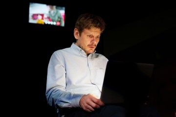 Helsingin Kaupunginteatteri – Hildur – Kuvassa Paavo Kinnunen – Kuva Mitro Härkönen