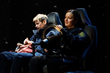 Helsingin Kaupunginteatteri – Hildur – Kuvassa Paavo Kinnunen, Elena Leeve – Kuva Mitro Härkönen