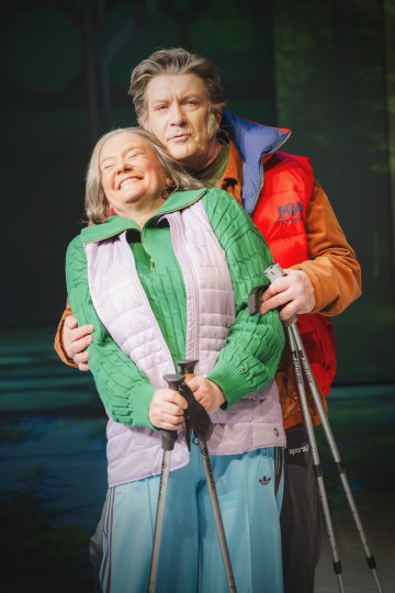 Helsingin Kaupunginteatteri – Kurtturuusut – Kuvassa Leenamari Unho, Santeri Kinnunen – Kuva Otto-Ville Väätäinen