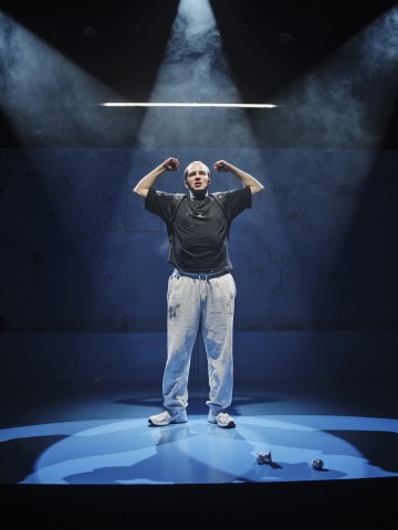 Lilla Teatern – Våldets historia – På bilden Patrik Kumpulainen – Foto Kasper Dalkarl