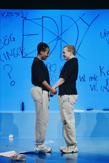 Lilla Teatern – Våldets historia – På bilden Maria Lura Skrudland, Patrik Kumpulainen – Foto Kasper Dalkarl