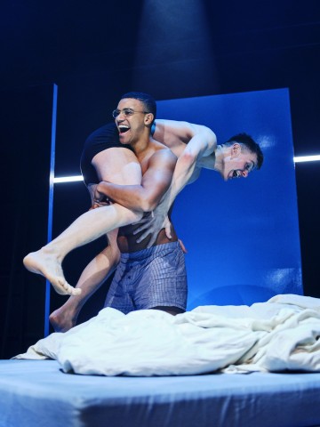 Lilla Teatern – Våldets historia – På bilden Salomon Z. Patrick, Andreas Kvisgaard – Foto Kasper Dalkarl