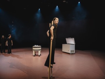 Helsingin Kaupunginteatteri - Antigone - Kuvassa Venla Pulkkinen – Kuva Vilma Sappinen