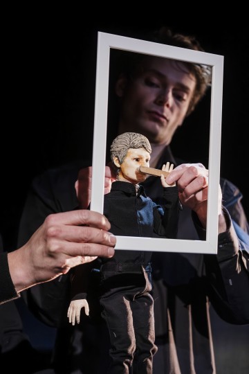 Helsingin Kaupunginteatteri - Status quo - På bilden Alexander Wendelin – Foto Kasper Dalkarl