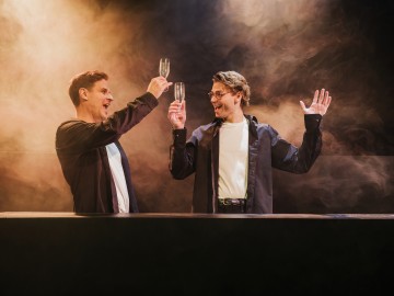 Helsingin Kaupunginteatteri - Status quo - På bilden Peter Kanerva, Alexander Wendelin – Foto Kasper Dalkarl